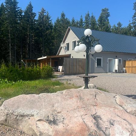 Gaeststuga 100M Fran Sjoen Vislanda Экстерьер фото